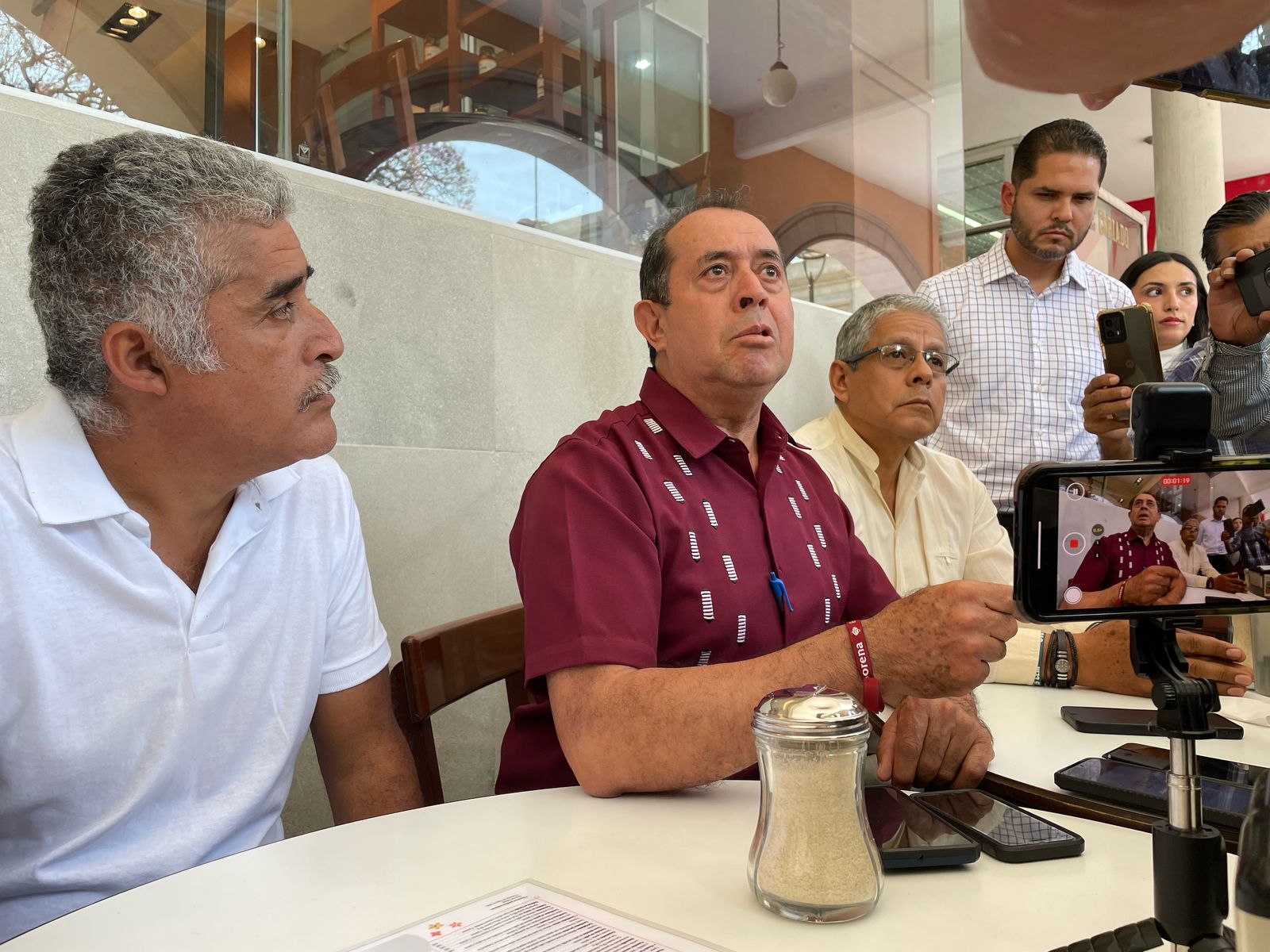 Militantes piden a dirigencia estatal de Morena que entrega de candidaturas sea transparente
