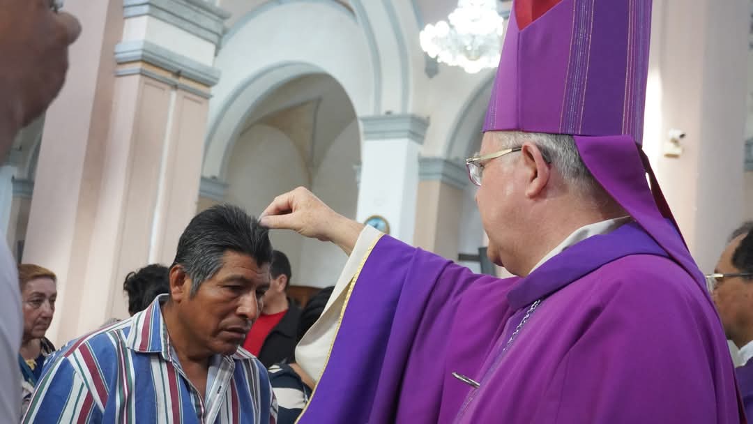 Inicia el tiempo de la Cuaresma con la imposición de ceniza