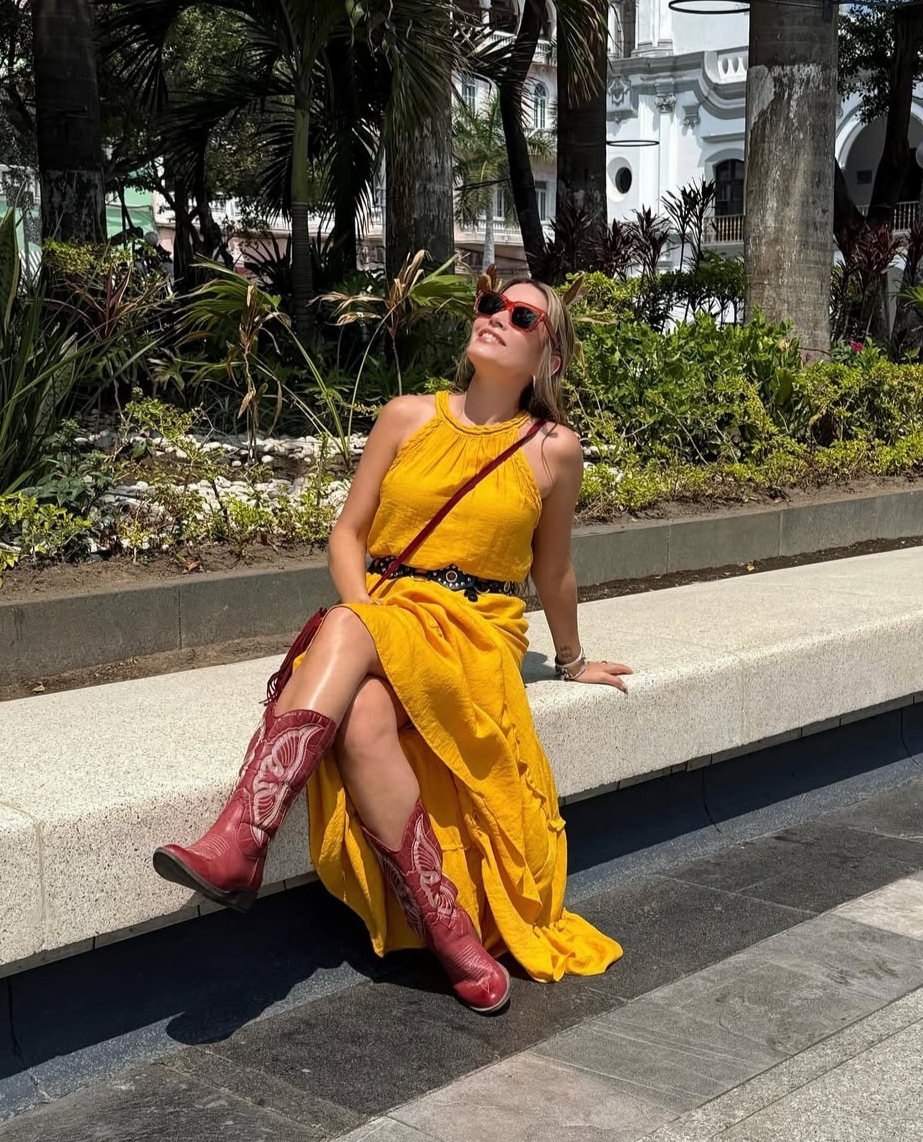 Adriana Fonseca podría ser reina del Carnaval de Veracruz 2025 tras emotiva visita a su tierra natal