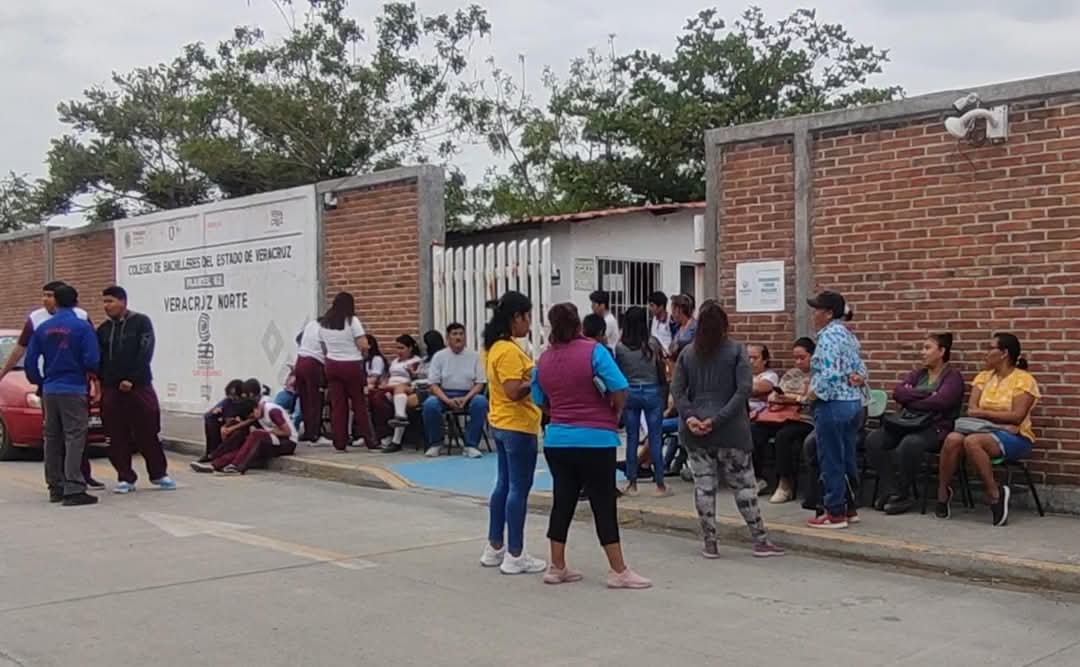 Rechazan estudiantes del COBAEV 62 de Veracruz imposición en la cooperativa escolar