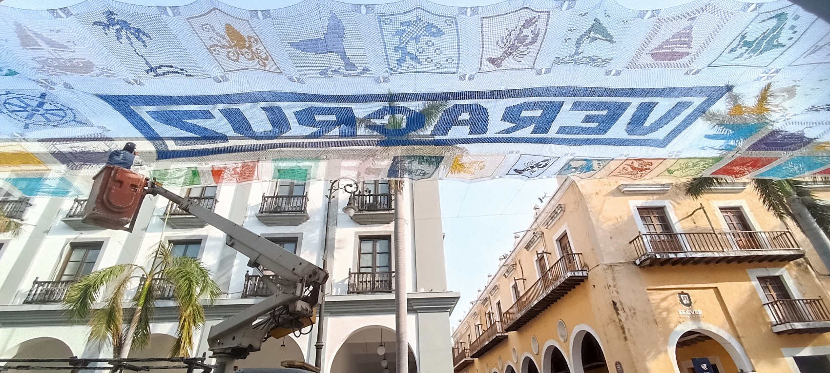 Tapete artesanal aéreo, un tributo al mar y a la rica herencia cultural de Veracruz