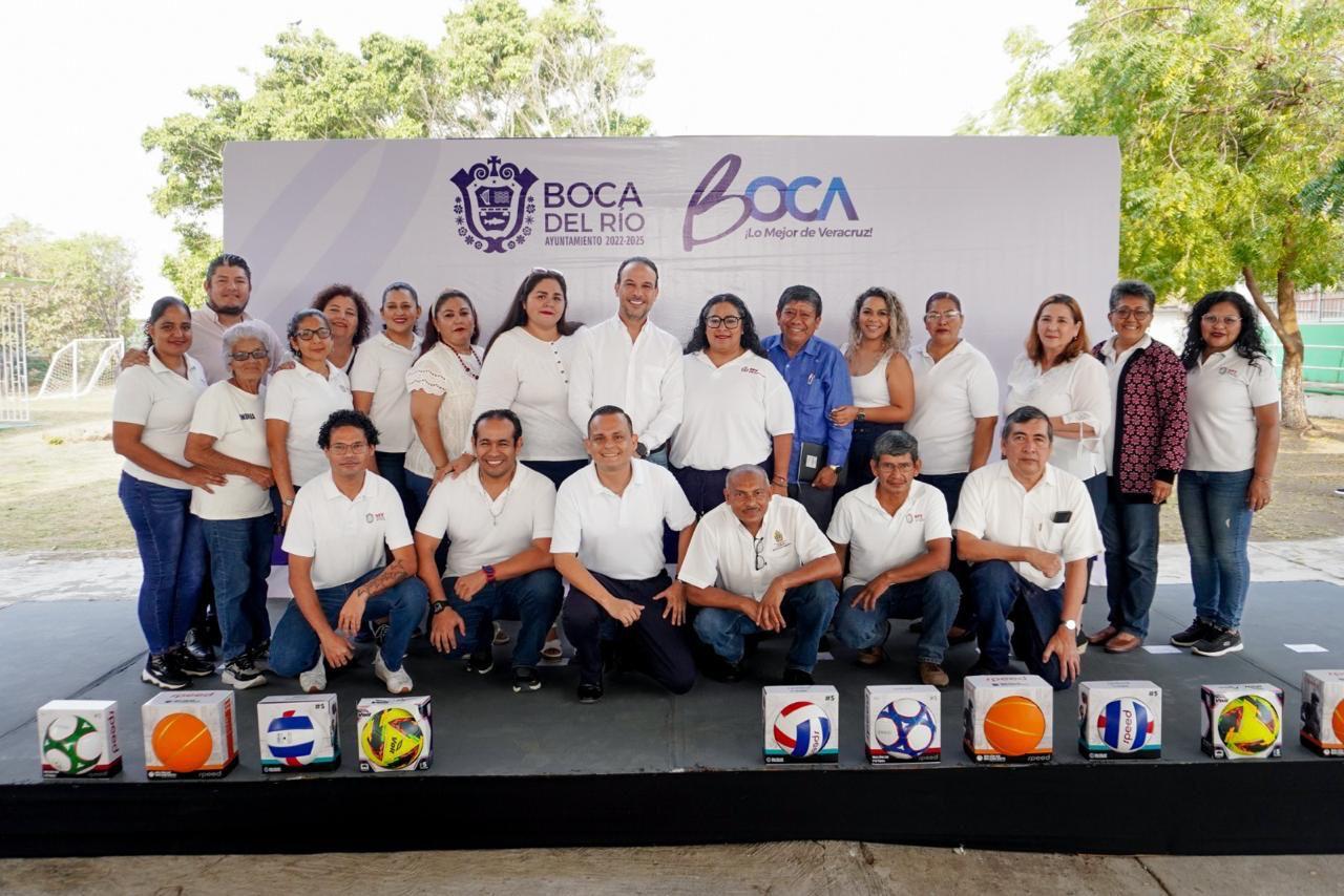 Alcalde JM Unánue reafirma su compromiso con la educación de Boca del Río
