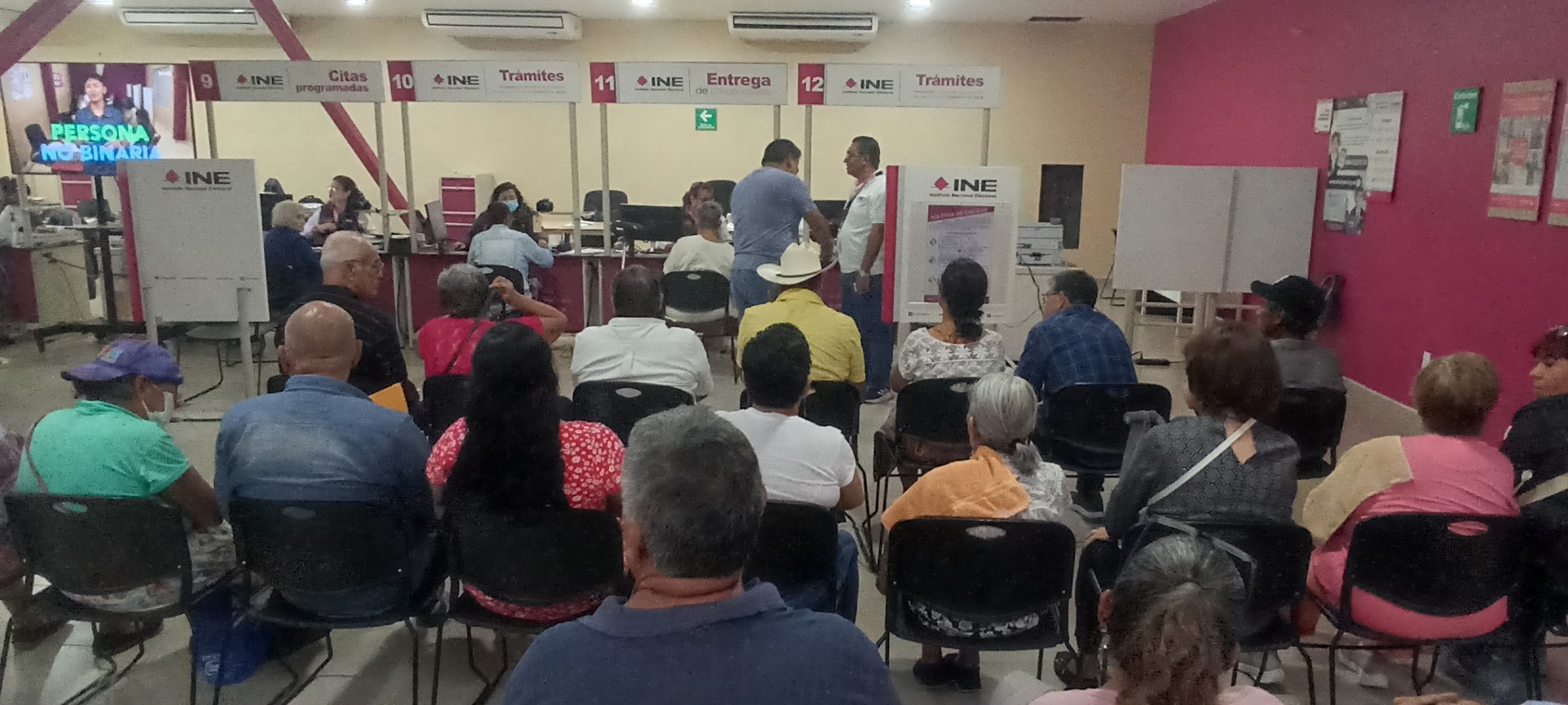 Hay pendiente de recoger 550 credenciales para votar en macromódulos del INE en Veracruz
