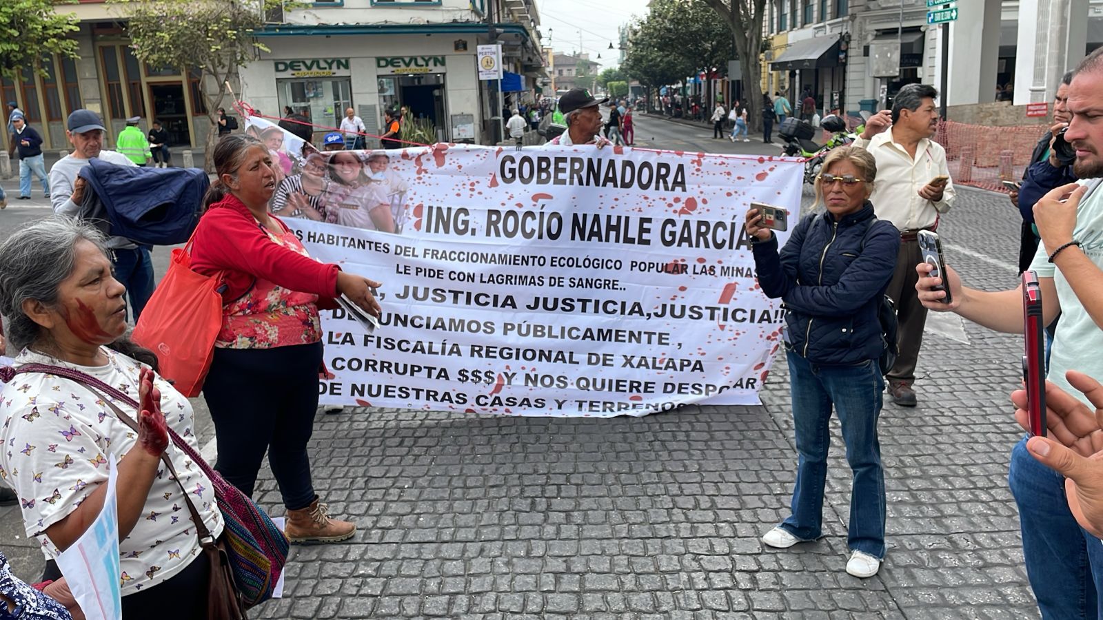 Vecinos del fraccionamiento Ecológico y Popular en Xalapa temen ser despojados de sus viviendas