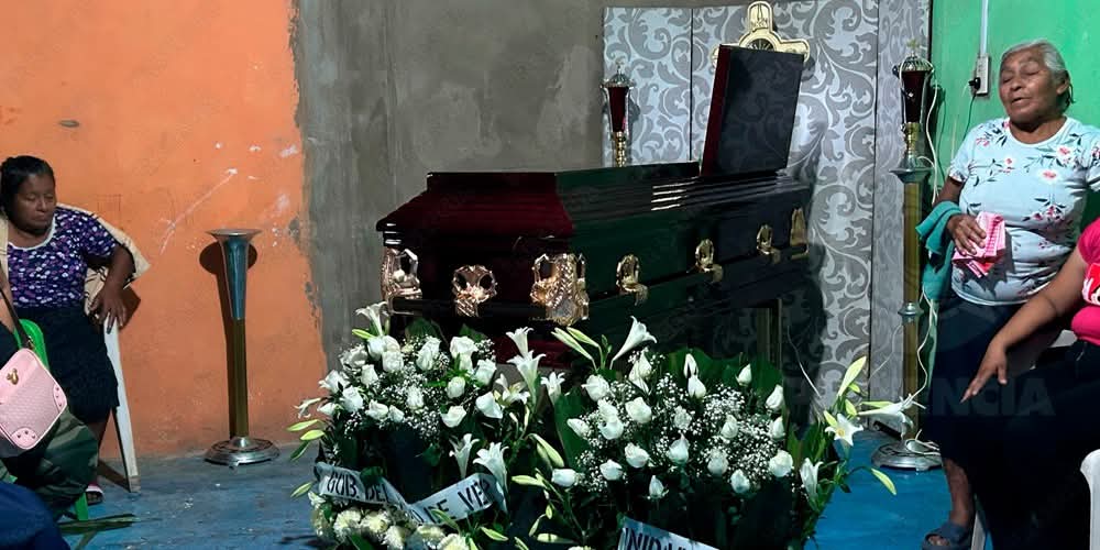 Velan cuerpo de Anayeli Reyes, mujer policía fallecida en emboscada en el norte de Veracruz