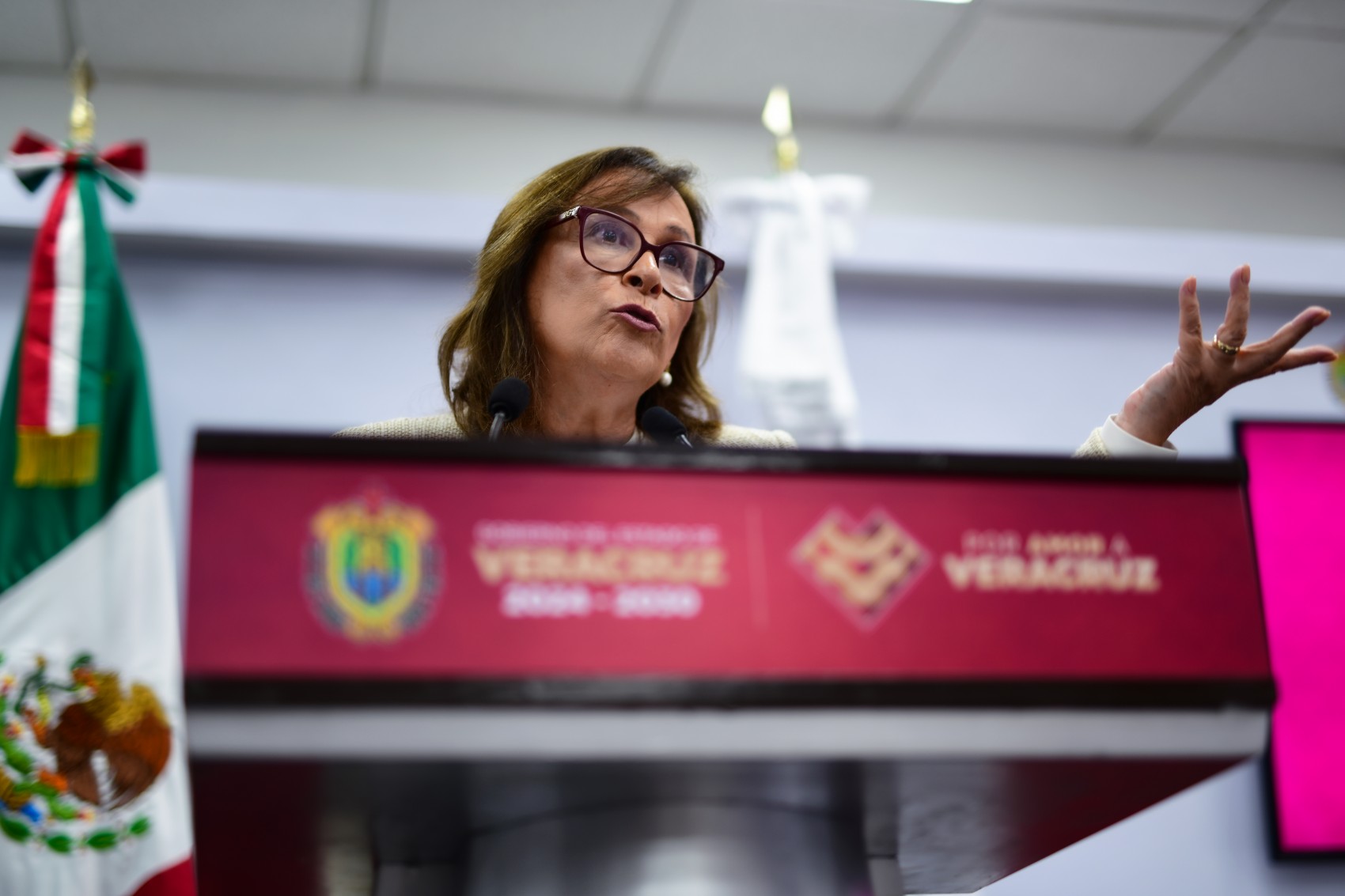 Nahle presenta denuncia por daño patrimonial en Salud durante gobierno de Cuitláhuac