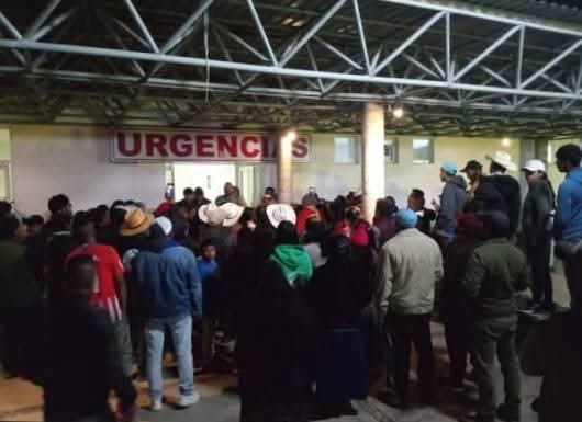 Caída de paciente desata protesta en el hospital de Tlaquilpa, pobladores exigen mejor servicio