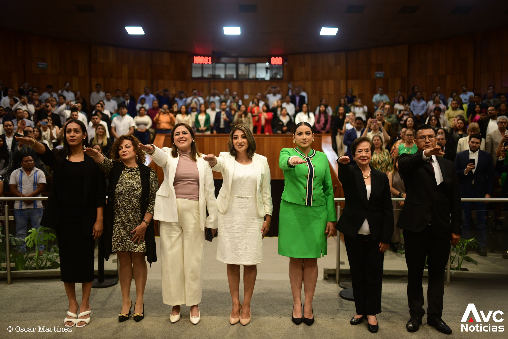 Toman protesta siete suplentes de diputados locales que se van a campaña