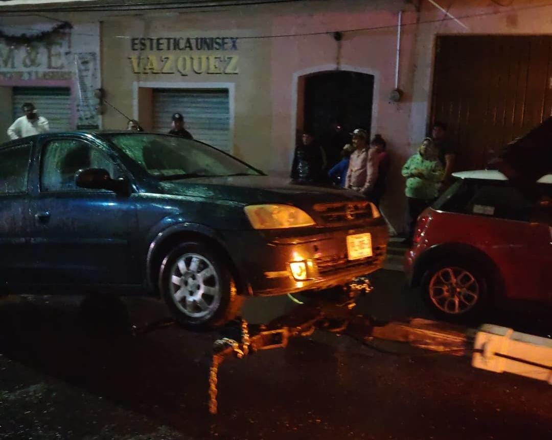 Patrulla de SSP provoca carambola en el centro de Orizaba con dos lesionados