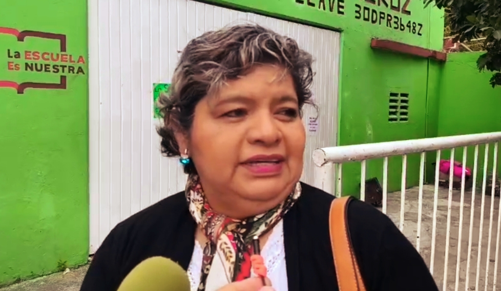 Padres de familia toman primaria en Veracruz puerto por rechazo a intendente