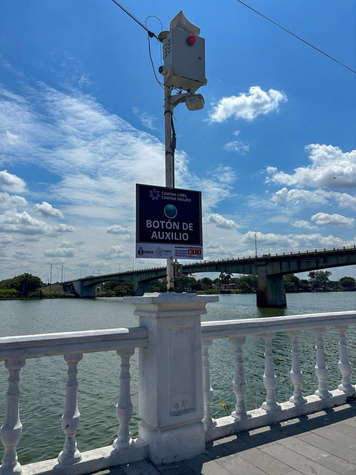 Instalan botones de auxilio en espacios públicos en Tuxpan