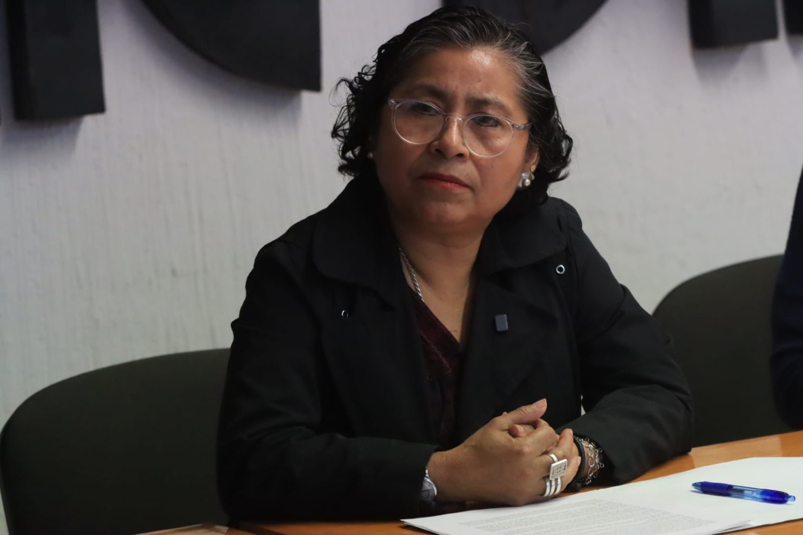 UV pospone examen profesional por falta de quórum; estudiante no entregó tesis corregida
