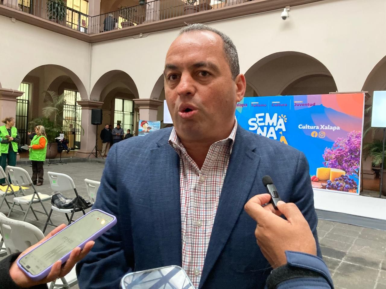 Xalapa analiza extender un mes descuento para pago de refrendo anual de comercio