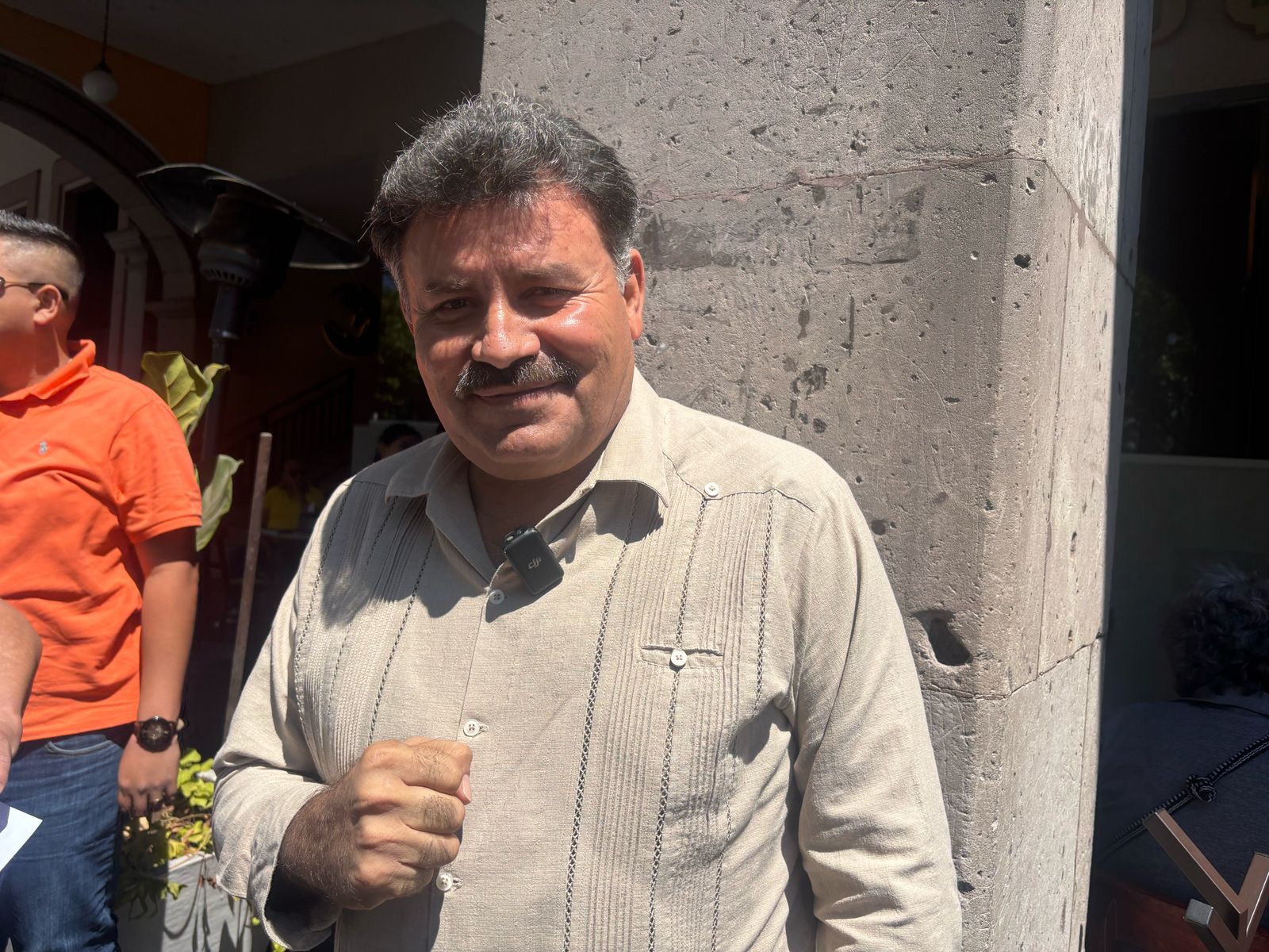 Habitantes de Úrsulo Galván tienen miedo de policías estatales encapuchados y agresivos: Candidato