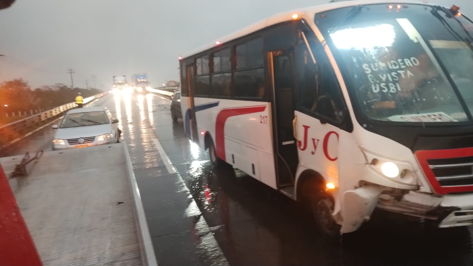 Carambola en la autopista 150D Orizaba-Córdoba, a la altura de Ixtaczoquitlán