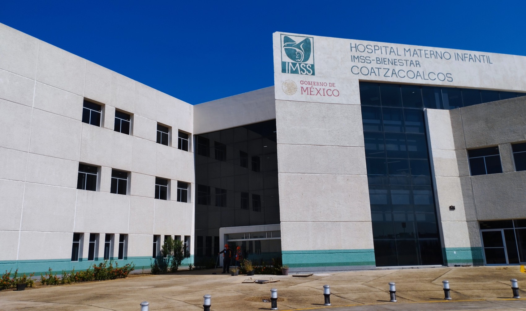 Lazan convocatoria para contratación de médicos y médicas especialistas para hospital en Coatzacoalcos