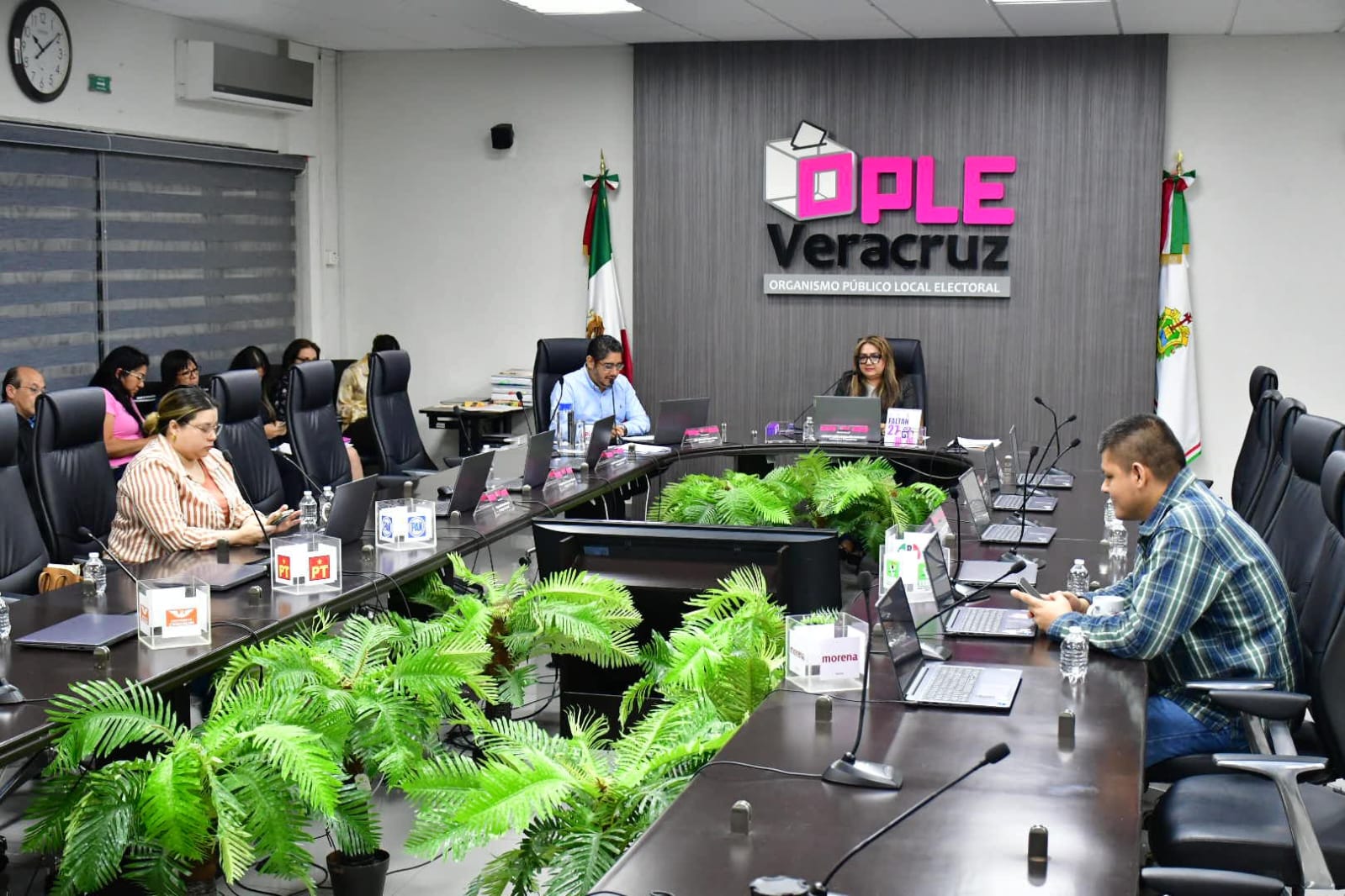 OPLE registra 356 renuncias de candidaturas en 212 ayuntamientos; aprueban sustituciones