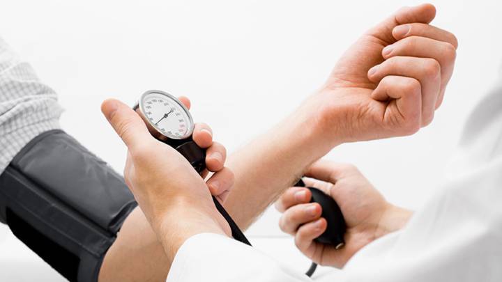 Chequeo constante de la presión arterial es vital para evitar aparición de hipertensión