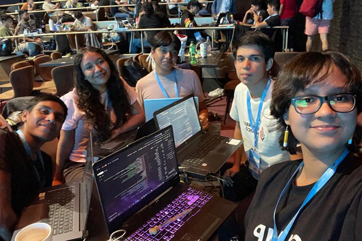 Estudiantes UV destacaron en hackathon internacional