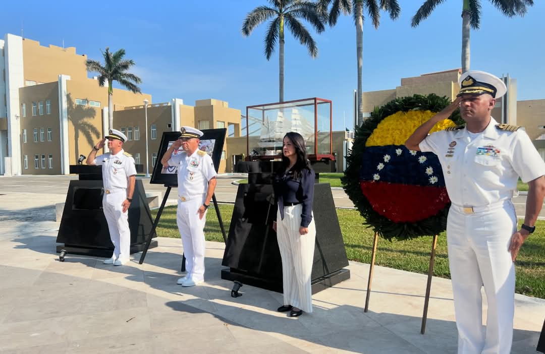 Rinden homenaje embajadora y tripulación del “Simón Bolívar” a la cadete América Yamilet y al marino Adal Jair