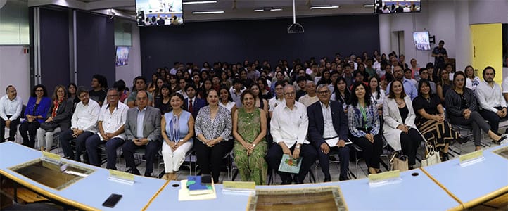 UV impulsa diálogo intercultural con Foro Estudiantil