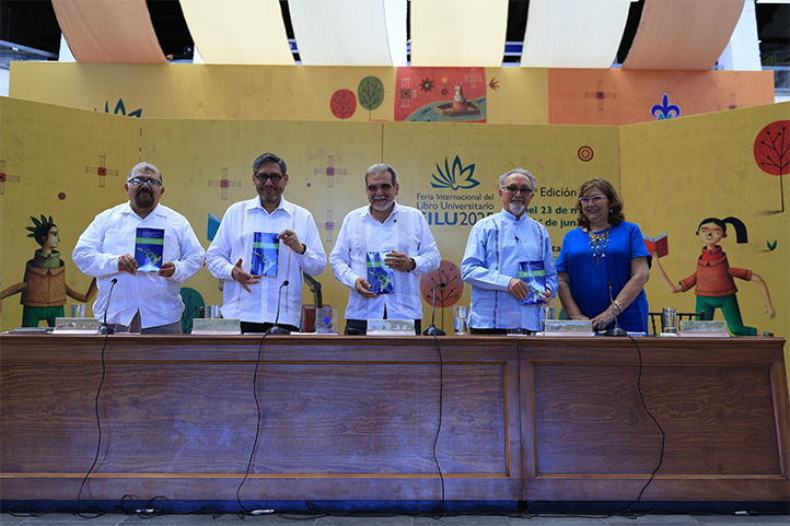 En FILU, presentan libro sobre educación superior, alcances y desafíos