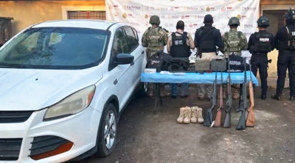 Aseguran armas largas, vehículo y objetos en cateo con fuerzas estatales y federales en Tierra Blanca