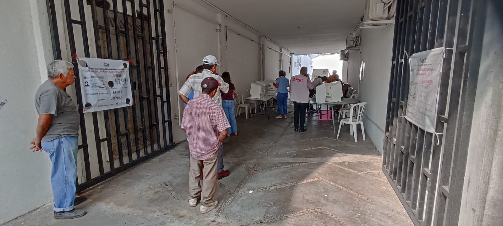 Retrasos en instalación de casillas marcan inicio de jornada electoral en Veracruz puerto