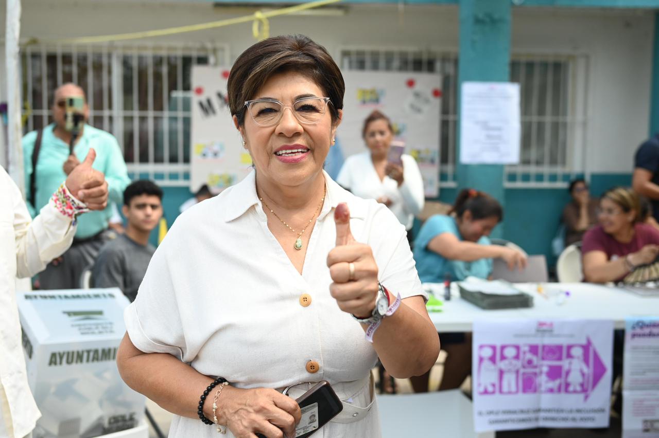 Participar es fortalecer la democracia: Rosa María Hernández Espejo