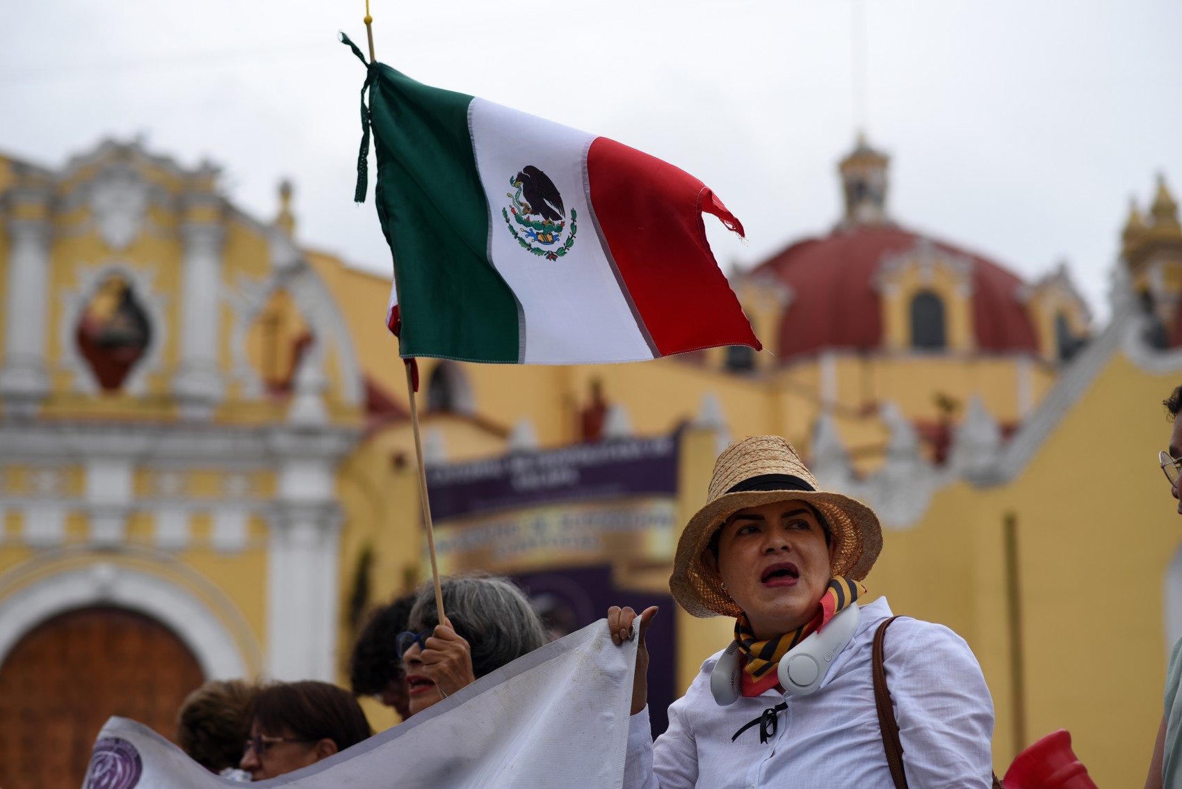 Protestan en Xalapa contra elección por voto de jueces y magistrados: es un trasplante jurídico fallido
