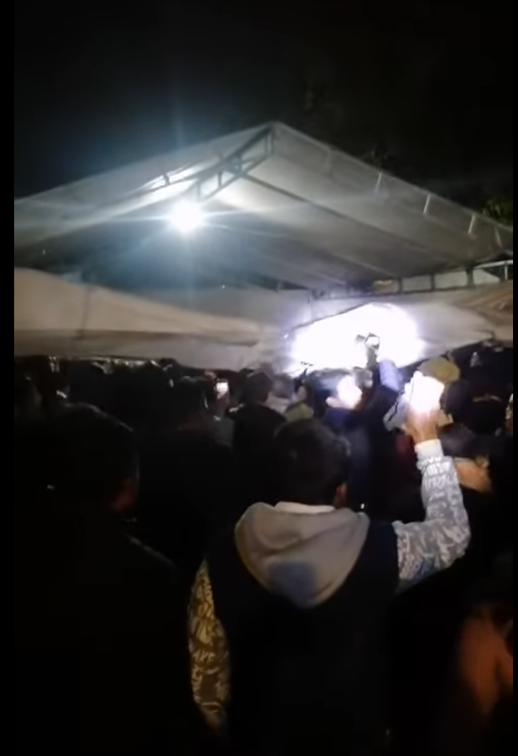 Ciudadanos irrumpen en sede electoral de Acatlán y rompen actas tras triunfo del PRI
