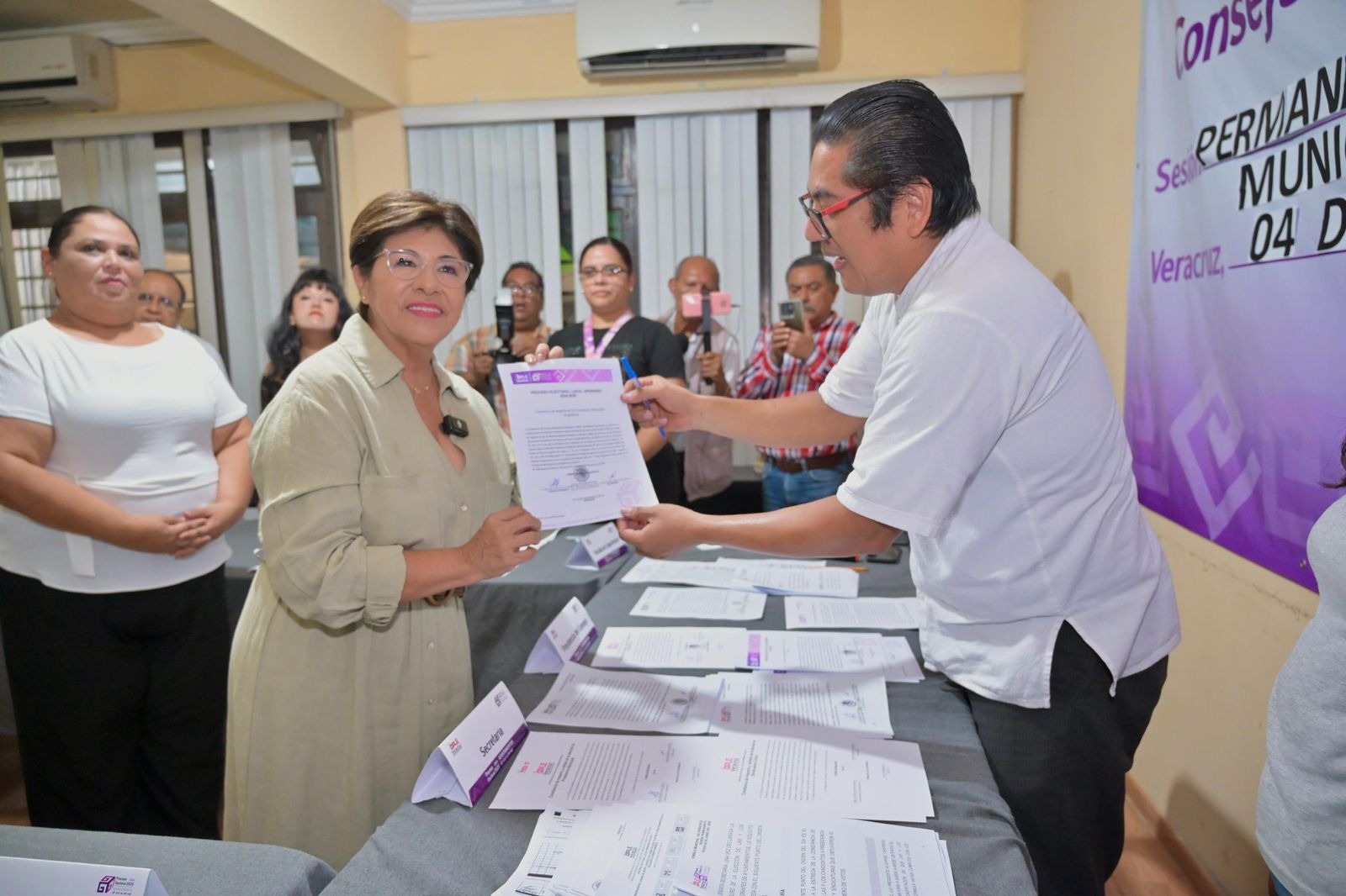 Rosa María Hernández Espejo recibe constancia de mayoría como presidenta electa del municipio de Veracruz