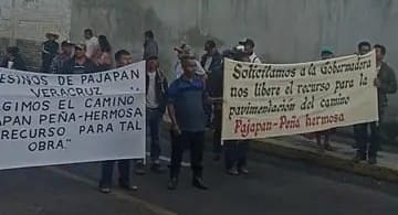 Habitantes de Pajapan exigen a SIOP construcción de carretera
