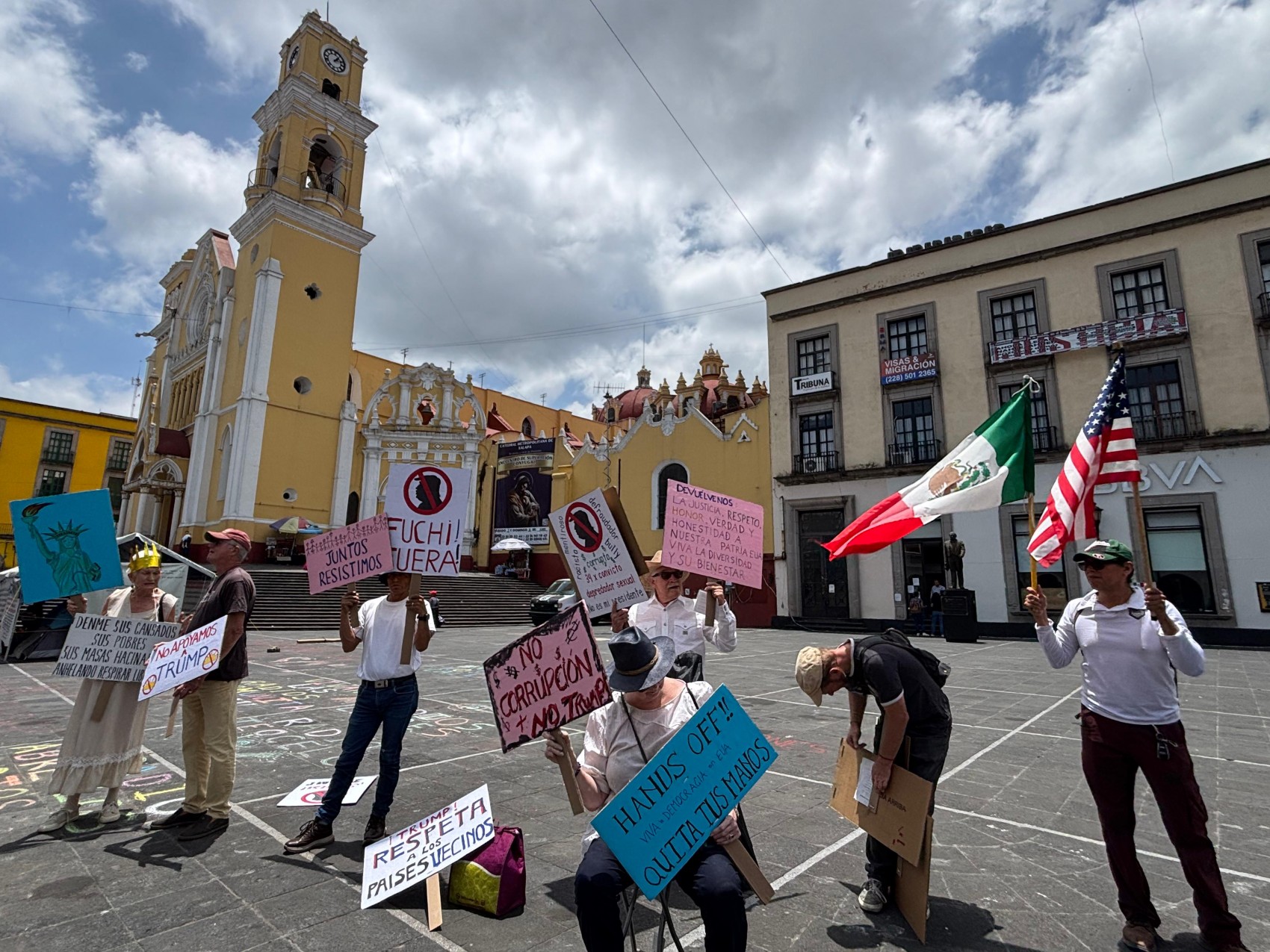 Norteamericanos avecindados en Xalapa y la región salen en defensa de migrantes en EU