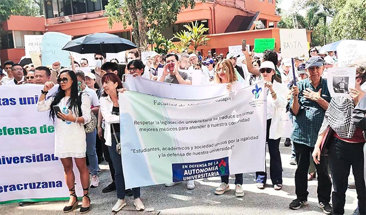 Manifestación pacífica contra prórroga