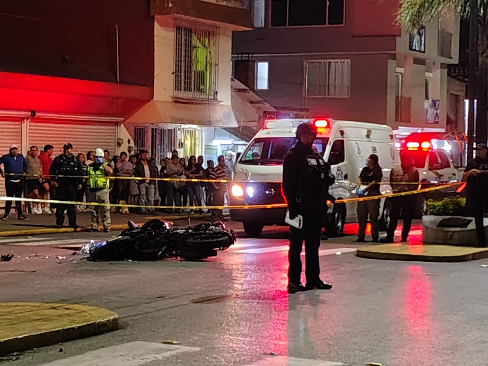 Joven motociclista muere atropellado en el centro de Río Blanco