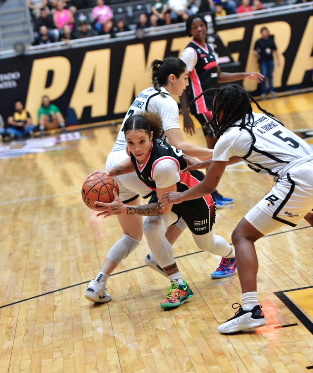 Panteras da segunda paliza a Rojas de Veracruz y las eliminan de los playoffs de la LNBP