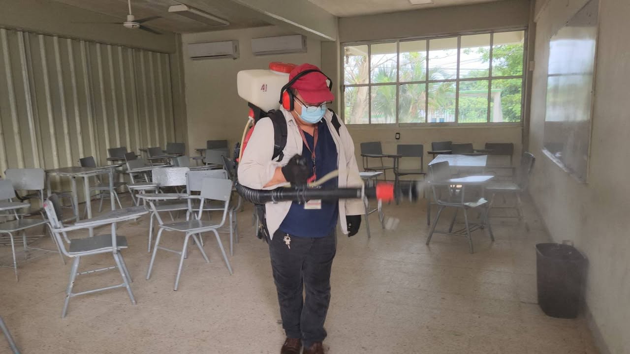 Gobierno de Coatzacoalcos suma esfuerzos contra el dengue con el sector educativo