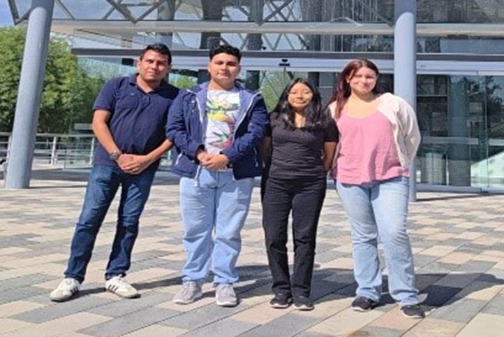 Premian a estudiantes UV en evento internacional de investigación