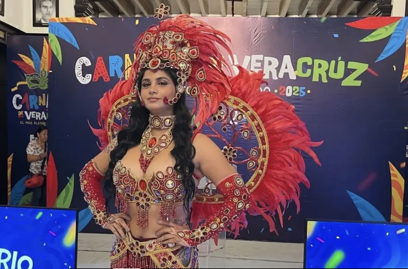 Presentan tema y vestuario oficial del Carnaval de Veracruz 2025