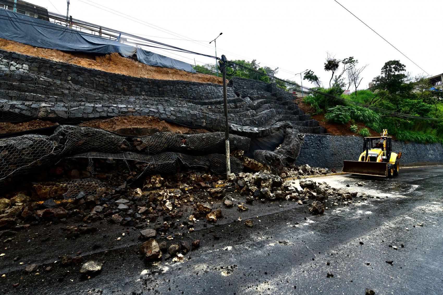 Constructora deberá reparar daños en muro de contención: Alberto Islas