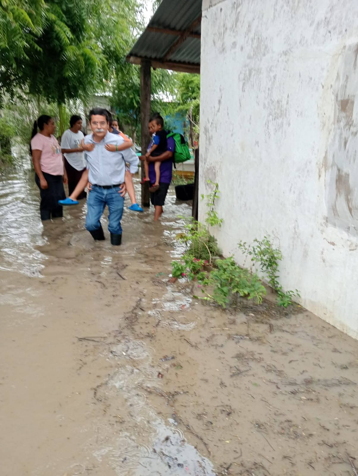 Emiten alerta para habitantes de Ozuluama por aumento del desfogue en la presa Chicayán