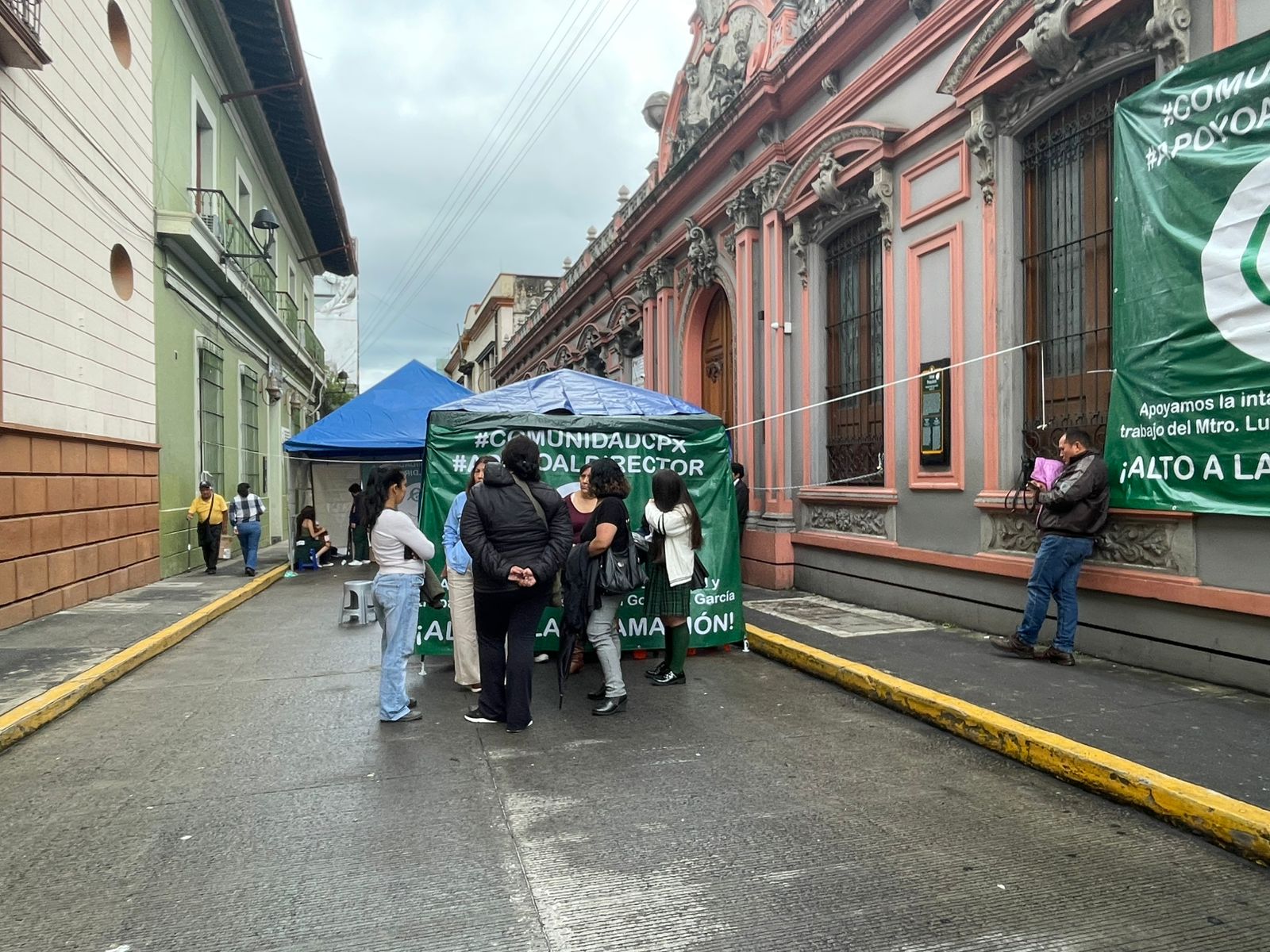 Toma de la Prepa Juárez y cierre de la vialidad cumple una semana