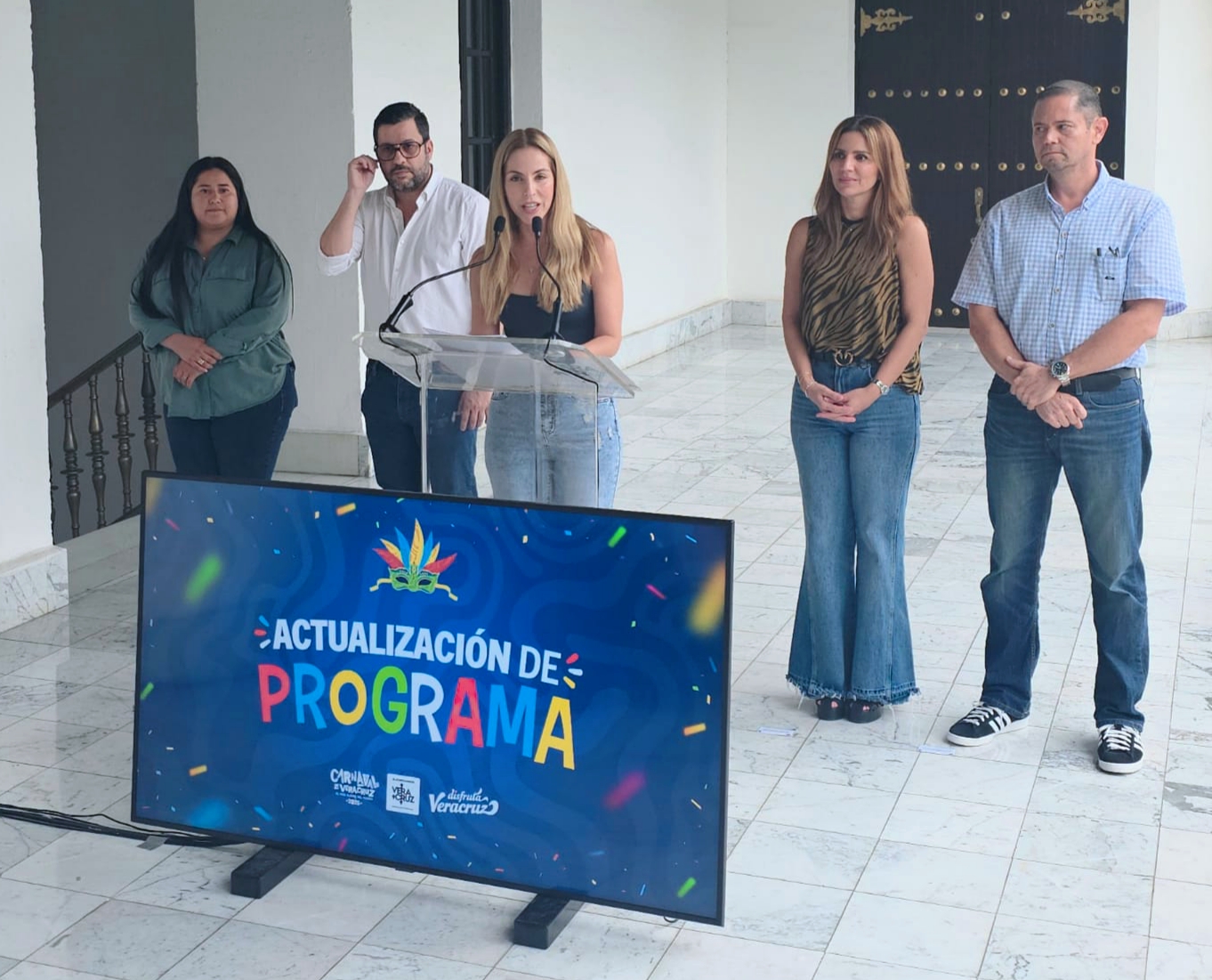 Coronación y conciertos serán en el WTC; desfiles se adelantan una hora, iniciarán a las 5 de la tarde