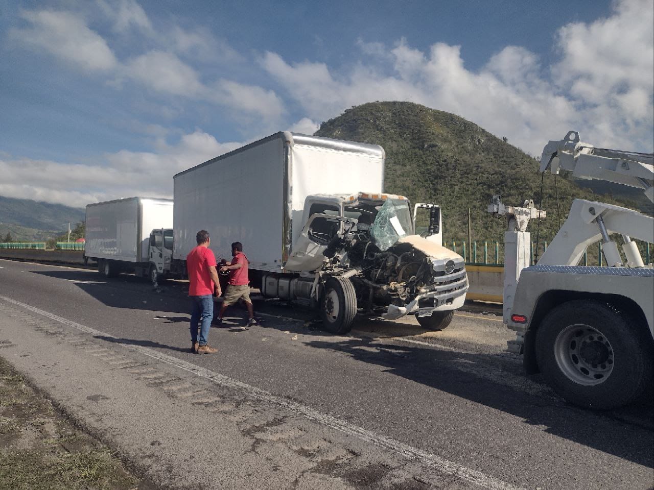 Dos lesionados en accidente múltiple en la autopista Puebla-Orizaba
