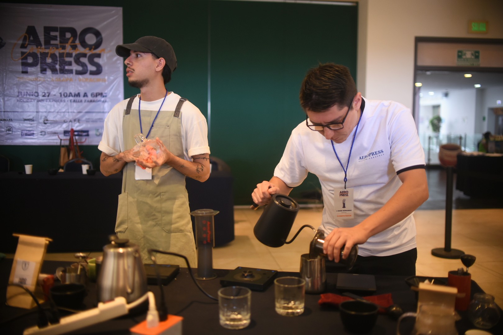 En Xalapa competencia regional de café taza de excelencia con el método Aeropress