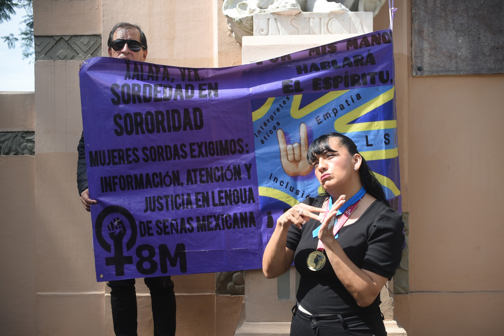 Mujeres insurgentes bloquean Enríquez, exigen a IMM cancele contrato a presunto acosador