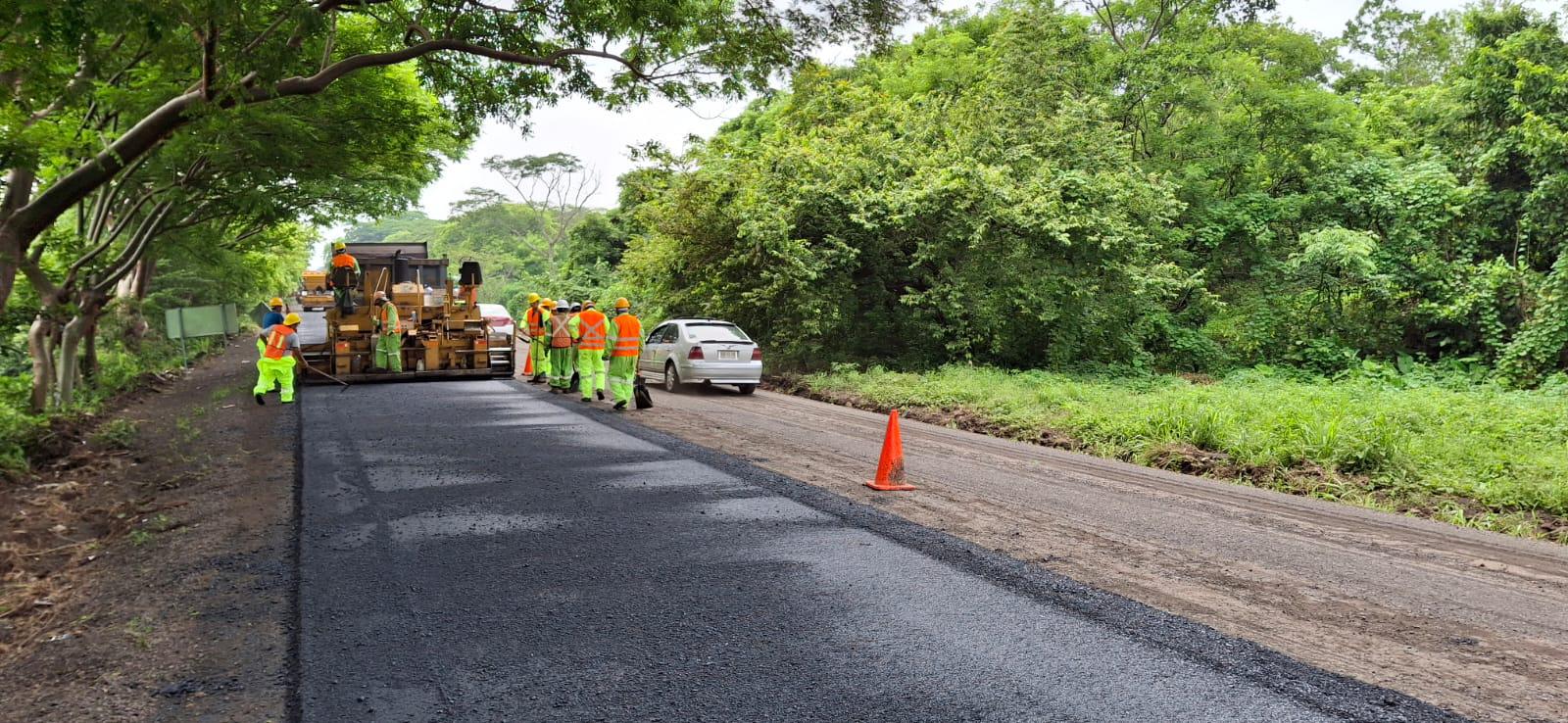 Rehabilitan tramos de la carretera 180 Paso del Toro-Acayucan