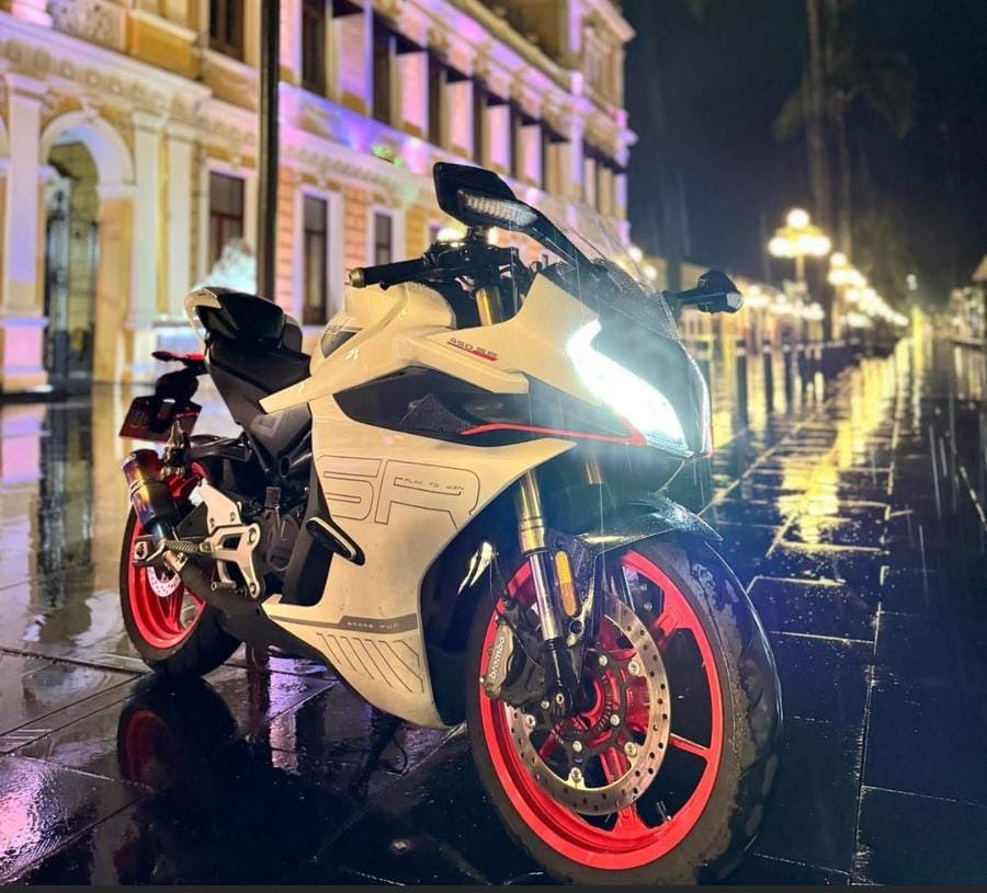Roban motocicleta deportiva en Orizaba