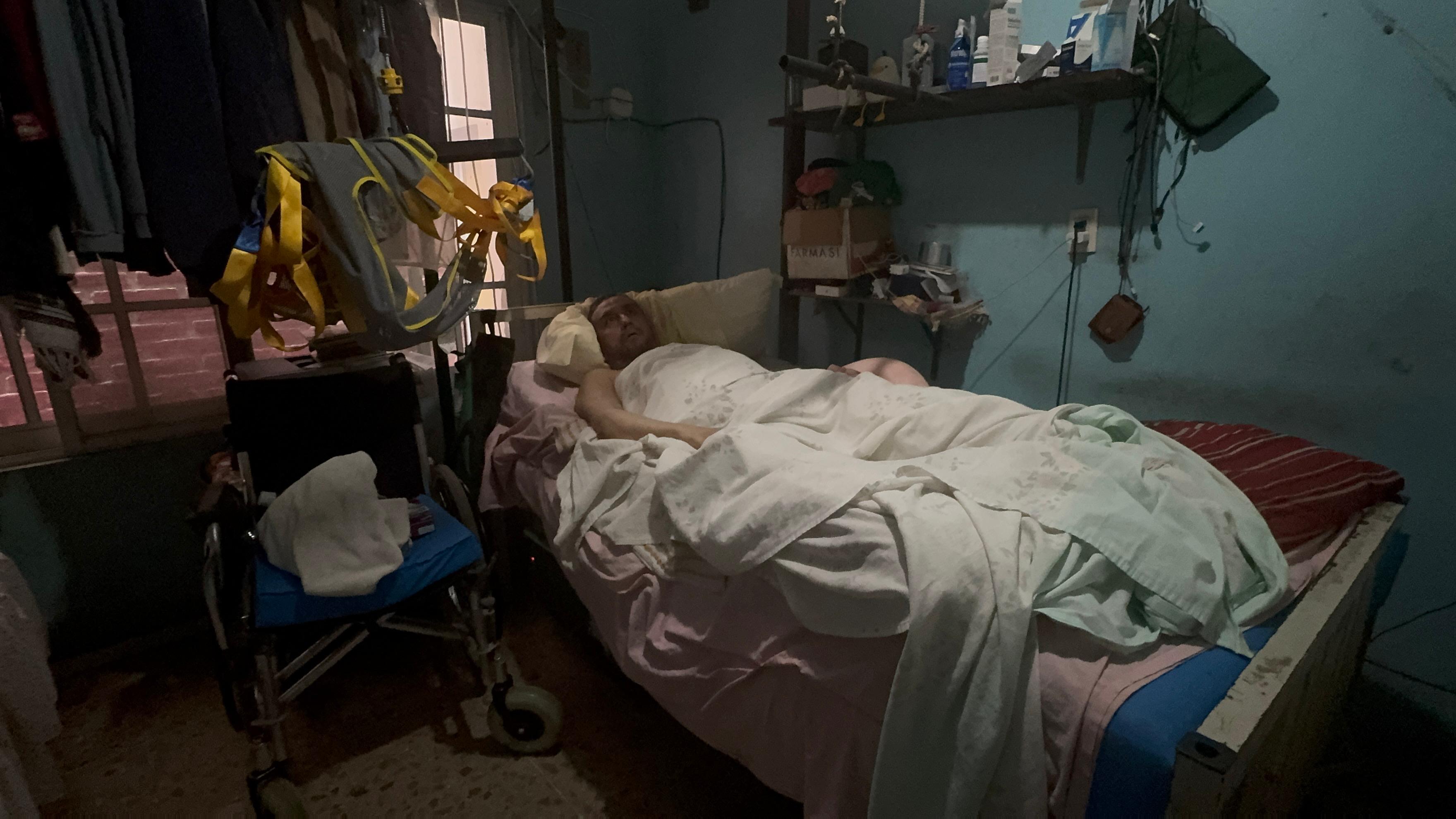Hace 24 años un accidente lo dejó en cama y requiere de apoyo para salir adelante
